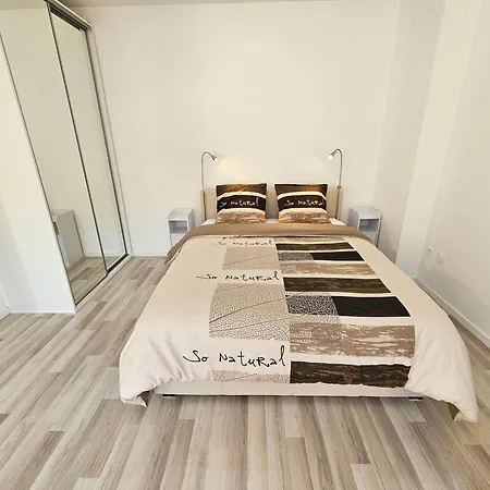 Des Etoffes Apartment